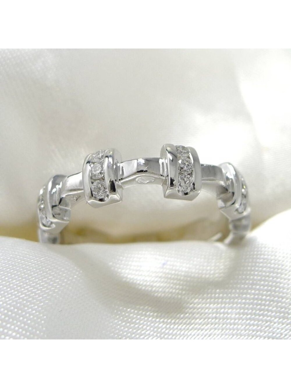 Chanel Quilted Ring White Gold Diamond